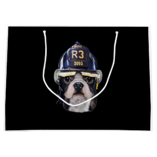 Cute Fransk Bulldog under Firefighter Helmet