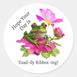 Cute Frog eller Toad Pun på Rosa Flowers Runt Klistermärke