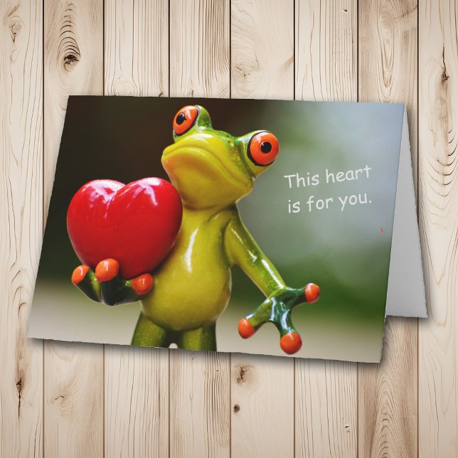 Cute Frog Holding Red Heart Valentine Helgkort (Skapare uppladdad)
