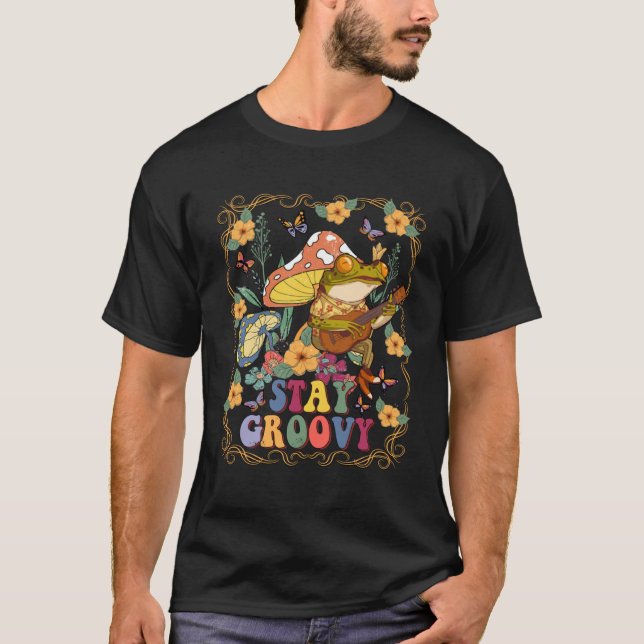 Cute Frog Playing Banjo on Mushroom Hippie Stay Gr T Shirt (Framsida)
