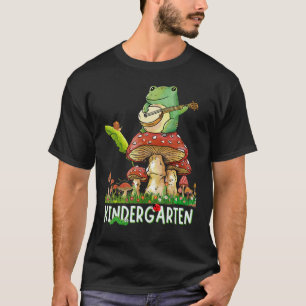 Cute Frog Spelar Banjo Snigel Mushroom Kindergarte T Shirt