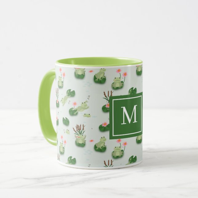 Cute Frogs in Lily Pond Monogrammed Initial Mugg (Framsida vänster)