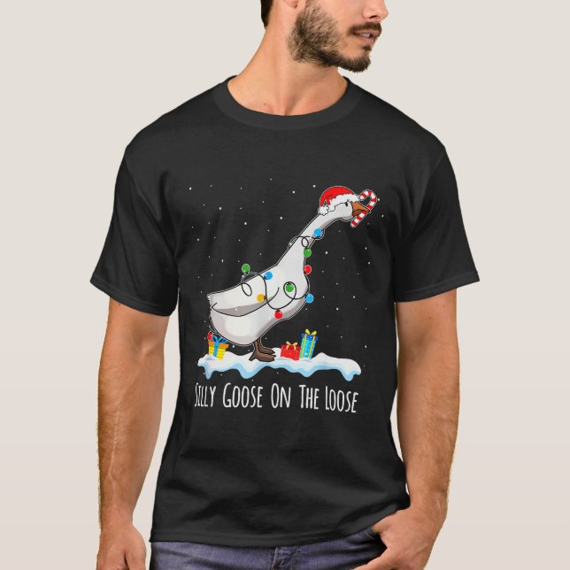 Cute Funny Santa Duck Silly Goose On The Loose Chr T Shirt (Framsida)