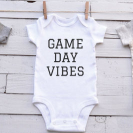 Cute Game Day Baby-dräkt - fotbollssäsong utanför  T Shirt