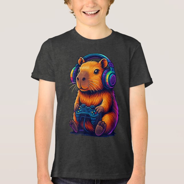 Cute Gamer Capybara — with Headset & Controller T Shirt (Framsida)