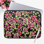 Cute Garden Flowers Rosa Grönt på Black Background<br><div class="desc">Cute Garden Flowers Rosa Grönt på Black Background laptop sleeve.</div>