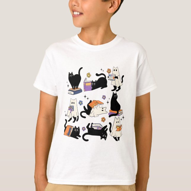 Cute Ghost Black Cat Reading Bokar Spooky Hallowee T Shirt (Framsida)
