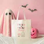Cute Ghost Bus eller godis Halloween Tygkasse<br><div class="desc">Spetsad,  rosenkinkig,  spöke-rosa accents "Bus eller godis" "Happy halloween" helgdag design. Sammansatt design efter Helgdag Hearts-design.</div>