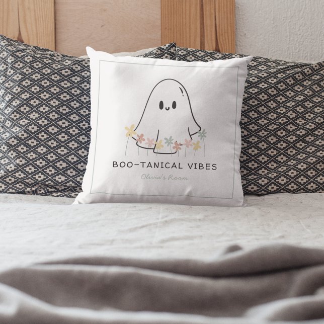 Cute Ghost Halloween Boo-tanical Vibes Kudde (Skapare uppladdad)