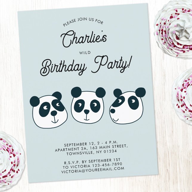 Cute Giant Panda Bear Födelsedagsfest inbjudan (Cute panda bear animal themed personalized kids birthday party invitation postcard)