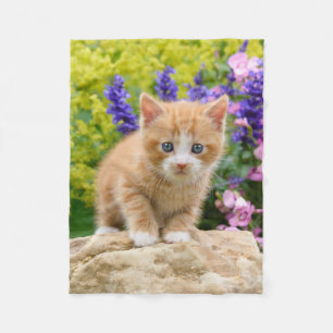 Cute Ginger Cat Kitten Flowery Garden bekvämt Fleecefilt