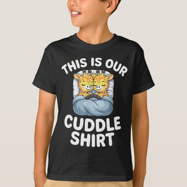 Cute Giraffe Couple This Is Our Cuddle  T Shirt (Framsida)