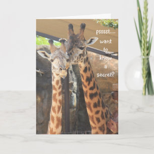 Cute Giraffe över Backe-födelsedagskortet Kort