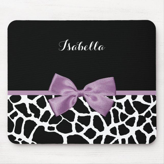 Cute Giraffe Skriv ut Lavender Lila Bow med Namn Musmatta (Framsidan)