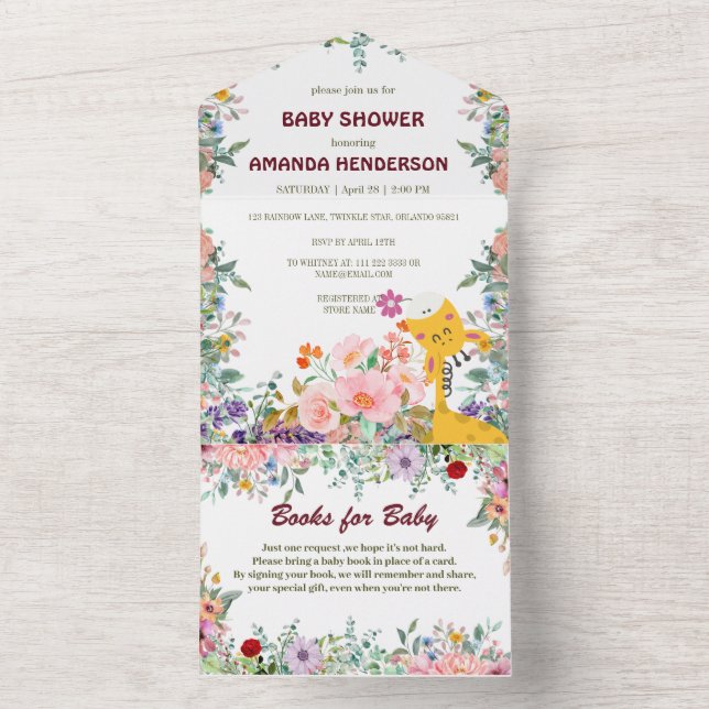Cute giraffe som håller blommor vattenfärgdusch fö (Insida)