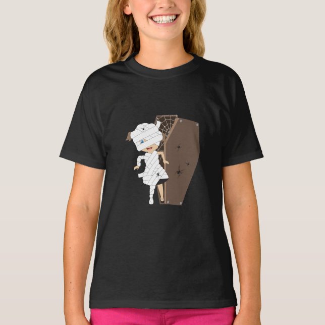 Cute Girl Mummy Coffin Halloween Design T Shirt (Framsida)