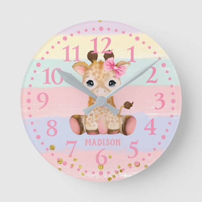 Cute Girly Giraffe Rainbow Round Clock Rund Klocka (Framsida)