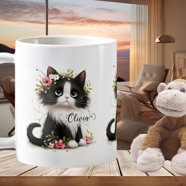 Cute Girly Kitten Gifts för barn Mugg (Cute mug featuring an illustration with a kitten with flowers. Lovely for a girl.)