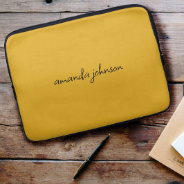 Cute Girly Modern Gult Monogram Cursive Namn Laptop Fodral