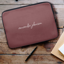 Cute Girly Modern Red Monogram Cursive Fullt Namn Laptop Fodral