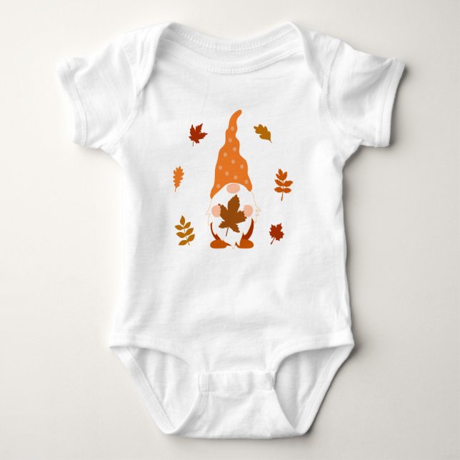 Cute Gnome Fall Custom Name Falling Löv T-Shirt (Framsida)