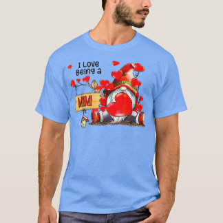 Cute Gnome i Kärlek är en Mimi Valentine Mammor D T Shirt