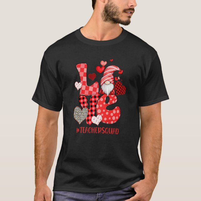 Cute Gnome Love Heart Leopard Plaid Teacher Squad  T Shirt (Framsida)