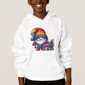 Cute Gnome Picking Blackbär i en skogscen T Shirt