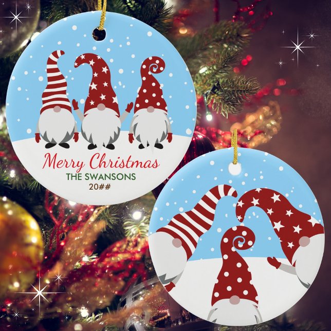 Cute Gnomes God jul Personlig Julgransprydnad Keramik (Available in multiple shapes and types of ornaments. Customize with name & year. Merry Christmas!)