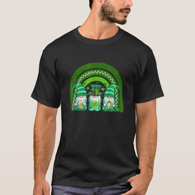 Cute Gnomes Lycklig St patrick's day Lucky Klöver  T Shirt (Framsida)