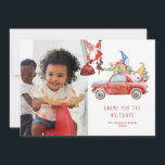 Cute Gnomes & Santa | Helgdag-fotokort<br><div class="desc">Mässarna är helgdag stjärnor! En roligt modern jultema som säkert får vem som helst att le. Helgdagar är en viktig del av all kultur, och när säsongen kommer handlar det bara om att skapar nya minnen och ha roligt med familj och vänner. Varför inte följa denna speciella tid med ett...</div>