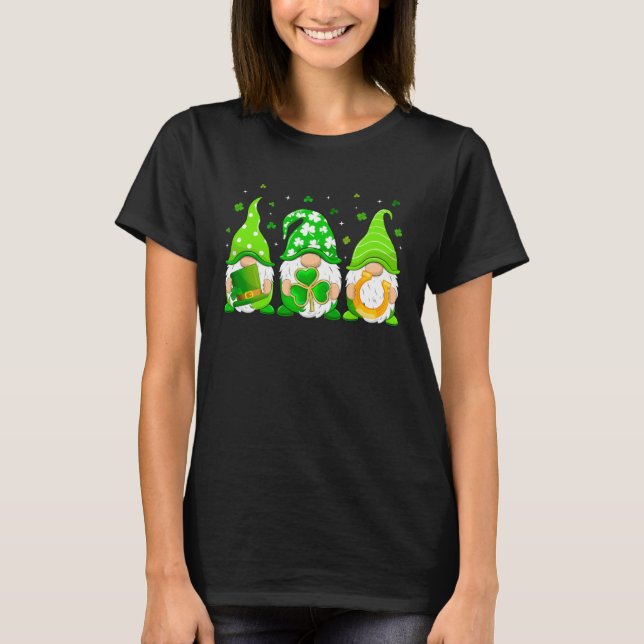 Cute Gnomes St Patrick s Day Gnome Shamrock Lucky  T Shirt (Framsida)