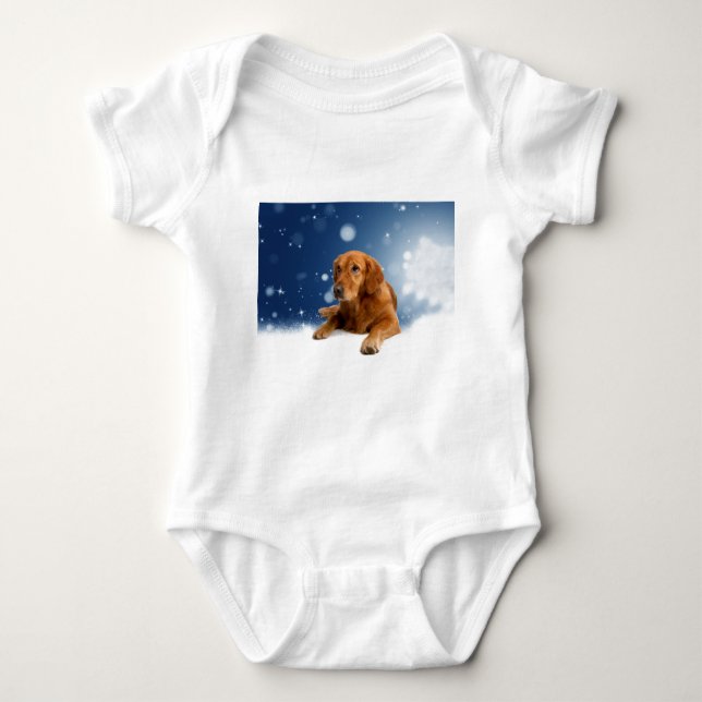 Cute Golden Retriever Hund i Sitta i Snö Stars Tee (Framsida)