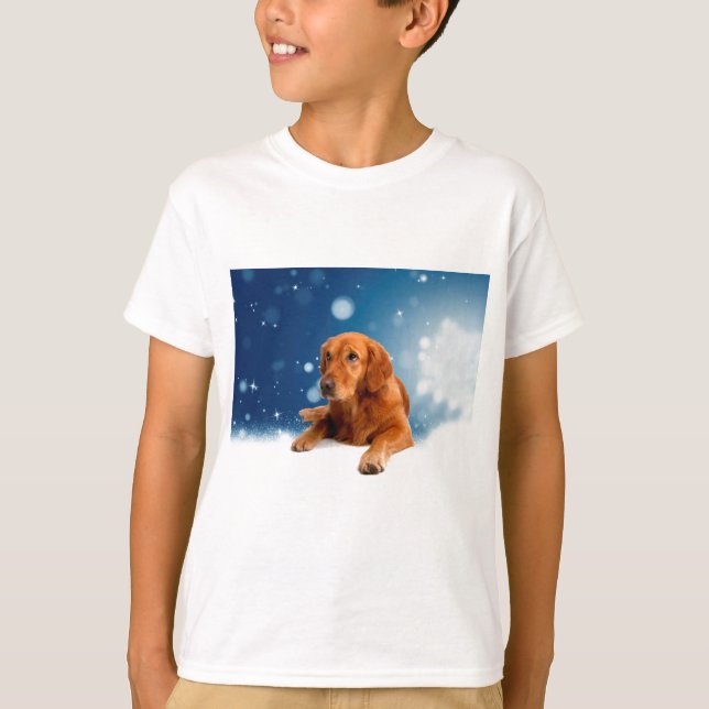 Cute Golden Retriever Hund i Sitta i Snö Stars Tee Shirt (Framsida)