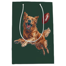 Cute Golden Retriever Hund spelar fotboll