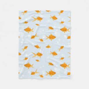 Cute Goldfish Swimming i Vatten Fleecefilt
