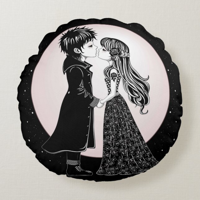 Cute Gothic Emo Kids Kiss Valentine Day Rund Kudde (Framsidan)