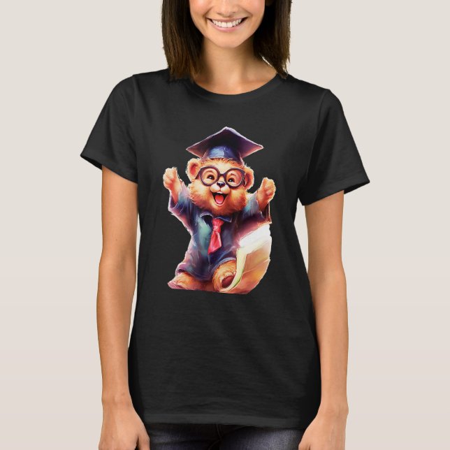 Cute Graduation Bear to Celebrate Your Graduate T Shirt (Framsida)