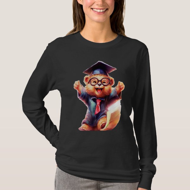 Cute Graduation Bear to Celebrate Your Graduate T Shirt (Framsida)