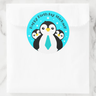 Cute Grattis på födelsedagen Boy Penguins Blue Nec Runt Klistermärke