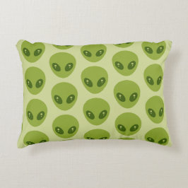 Cute Green Alien Heads Pattern Prydnadskudde
