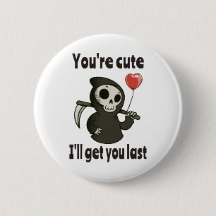 Cute Grim Reaper med romantiskt hjärta Knapp