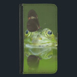 Cute groda med Butterfly på näsan Plånboksfodral För Samsung Galaxy S5<br><div class="desc">En söt grönt groda sitta på hans lilja i en damm,  där ansikte pockar ut ovanför yta i vatten. En nyfiken fjäril sitter på hans näsa. De här söta kritikerna ser ut att kunna vara bästa vänner</div>