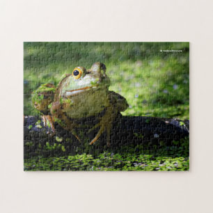 Cute Grönt Frog Strejkor a Pose på Hose Pussel