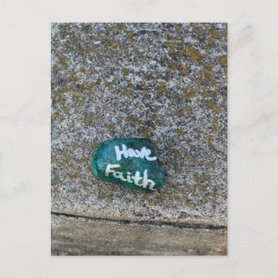 Cute Grönt Heart Sten på Bench har tillförsikt Vykort