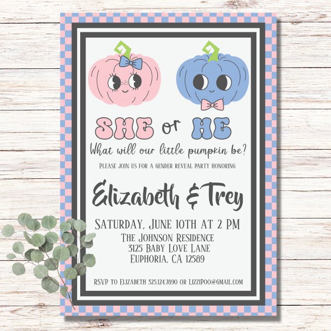 Cute Groovy Halloween Pumpkin Gender Reveal Inbjudningar (Super pink and blue pumpkin invitation for fall baby gender reveal party!)