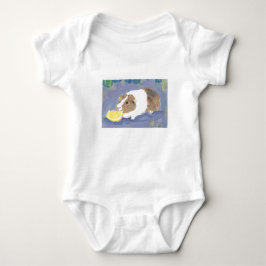 Cute Guinea Gris Eating Orange Segment Paeing T Shirt
