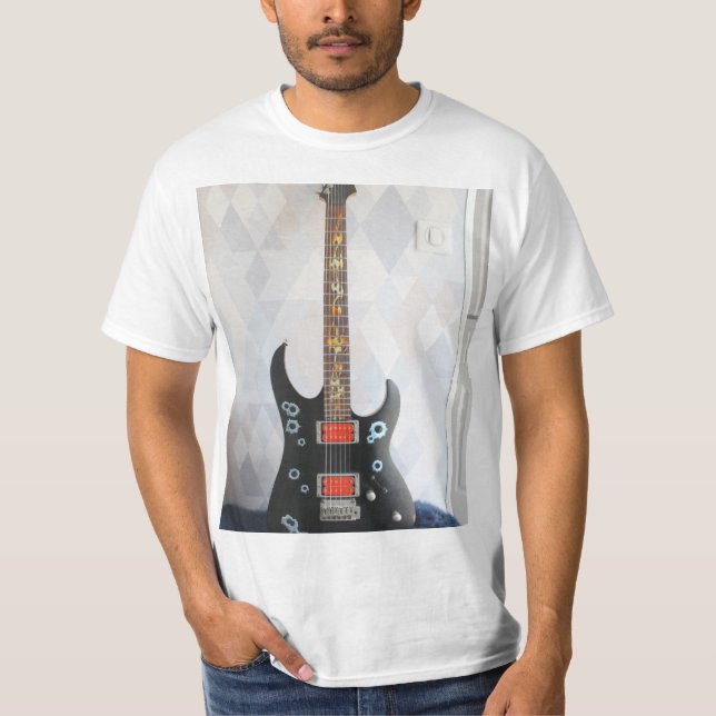 Cute Guitar T Shirt (Framsida)