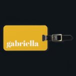 Cute Gult Fold Typography Personlig Namn Bagagebricka<br><div class="desc">Bold Modern Typography Personlig Namn Luggage Tag med vit text i Gultens bakgrund</div>