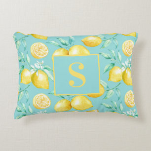Cute Gult Lemon Mönster på Light Blue Monogram Prydnadskudde